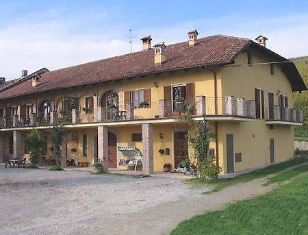 Cascina Rocca - Guest House Castiglione Falletto Esterno foto