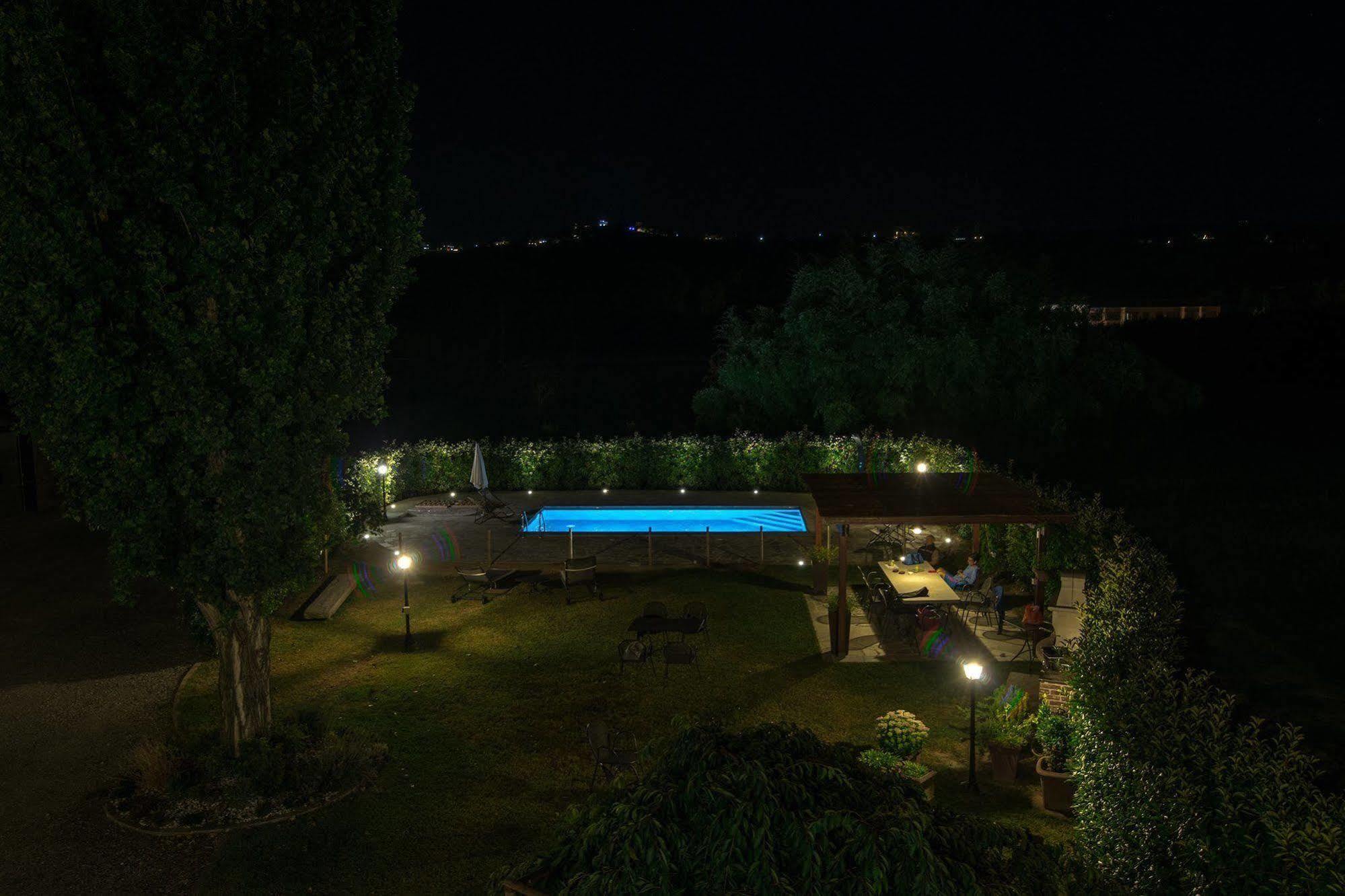Cascina Rocca - Guest House Castiglione Falletto Esterno foto